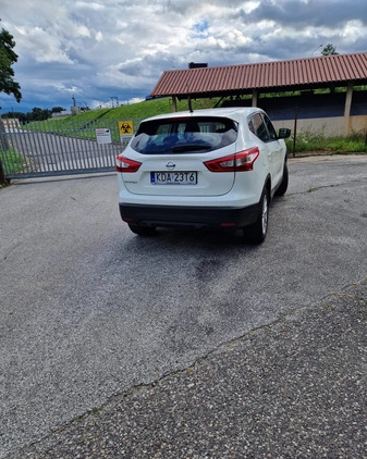 Nissan Qashqai cena 58500 przebieg: 106000, rok produkcji 2016 z Skoczów małe 37